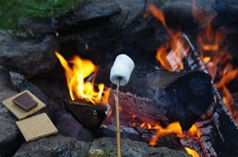 The History of S'Mores - Heywise