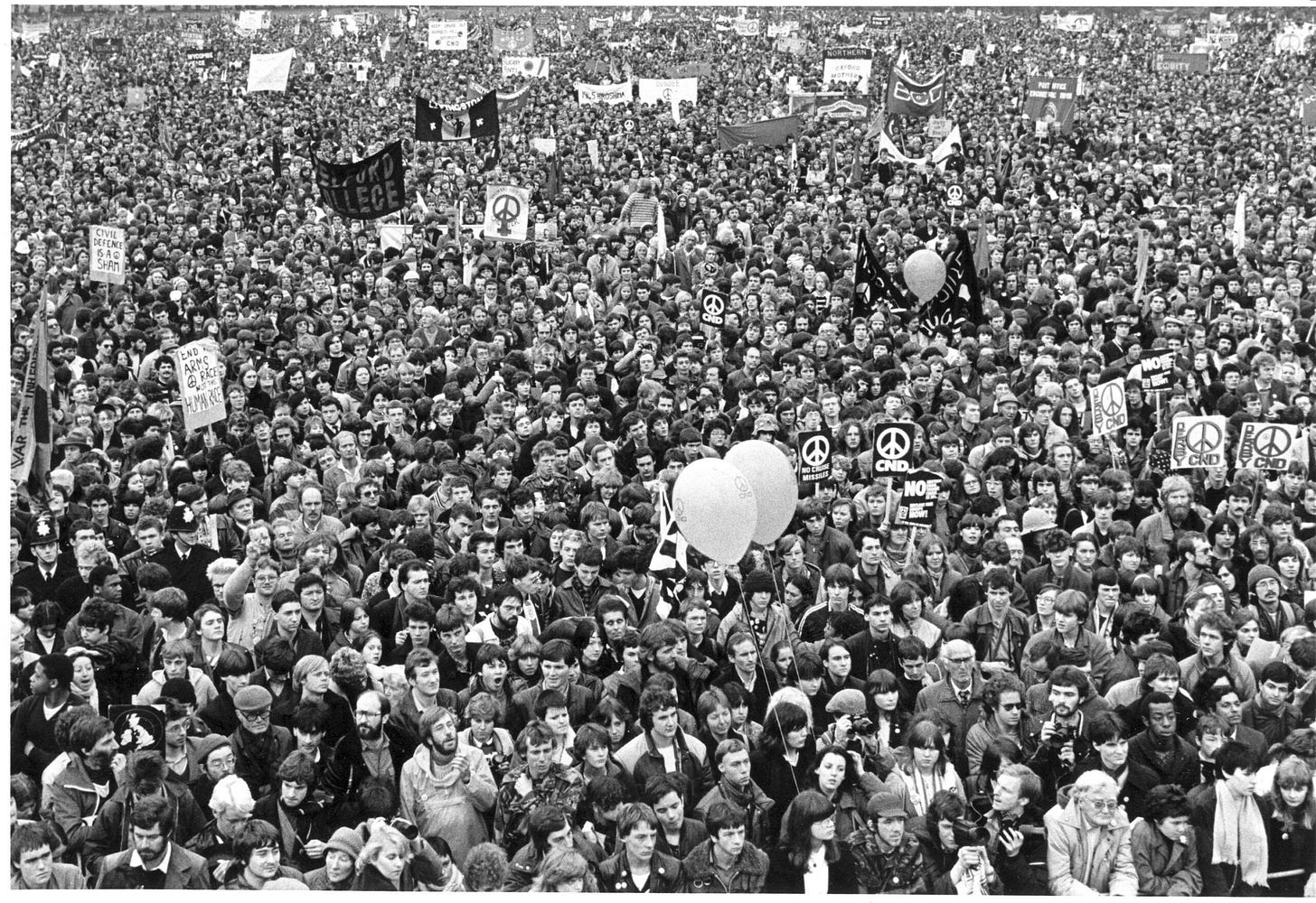 400,000 marched for peace -
