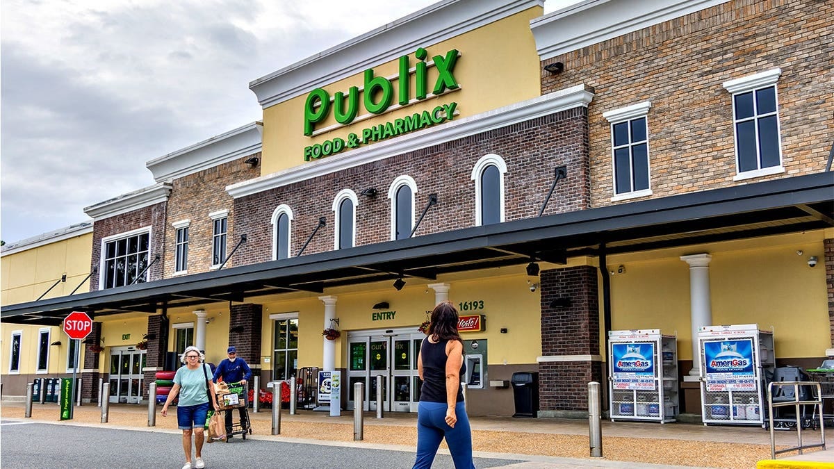 Shoppers outside Florida Publix Shoppers outside Florida Publix