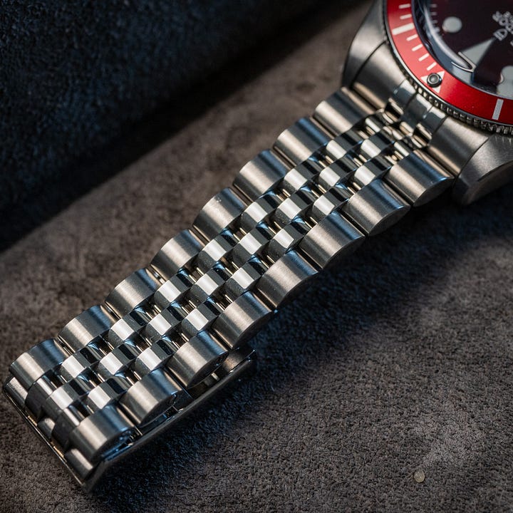 Comparing the Tudor Black Bay 58 and the original Black Bay 58 Gilt.