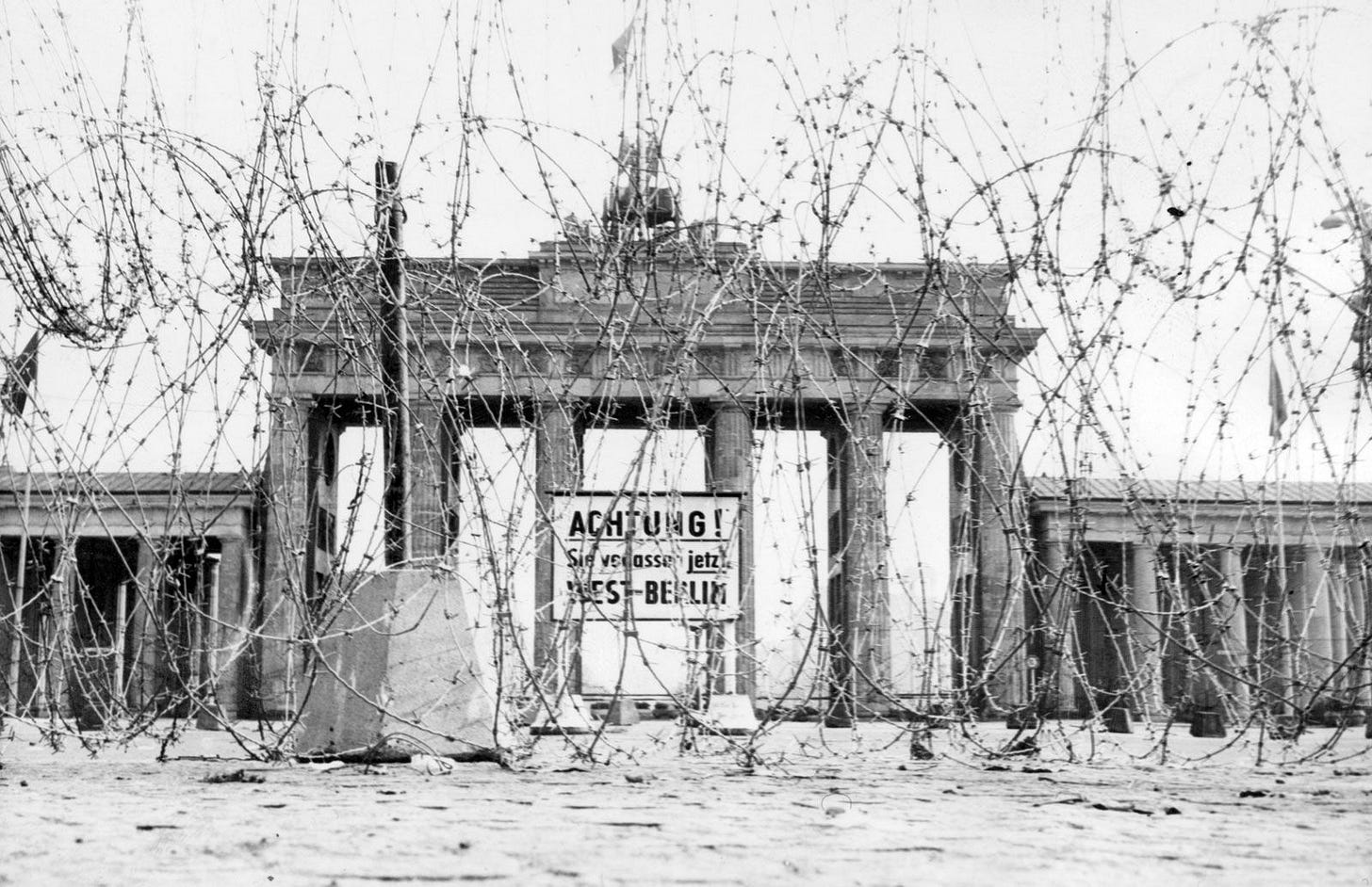 Brandenburg Gate | Facts, History, Speech, & Berlin Wall | Britannica