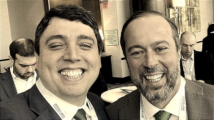 Pessoas de terno e gravata sorrindo

O conteúdo gerado por IA pode estar incorreto.