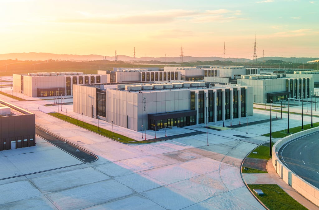 This Week in Data Centers: Why Power and Schedule Decide Who Builds