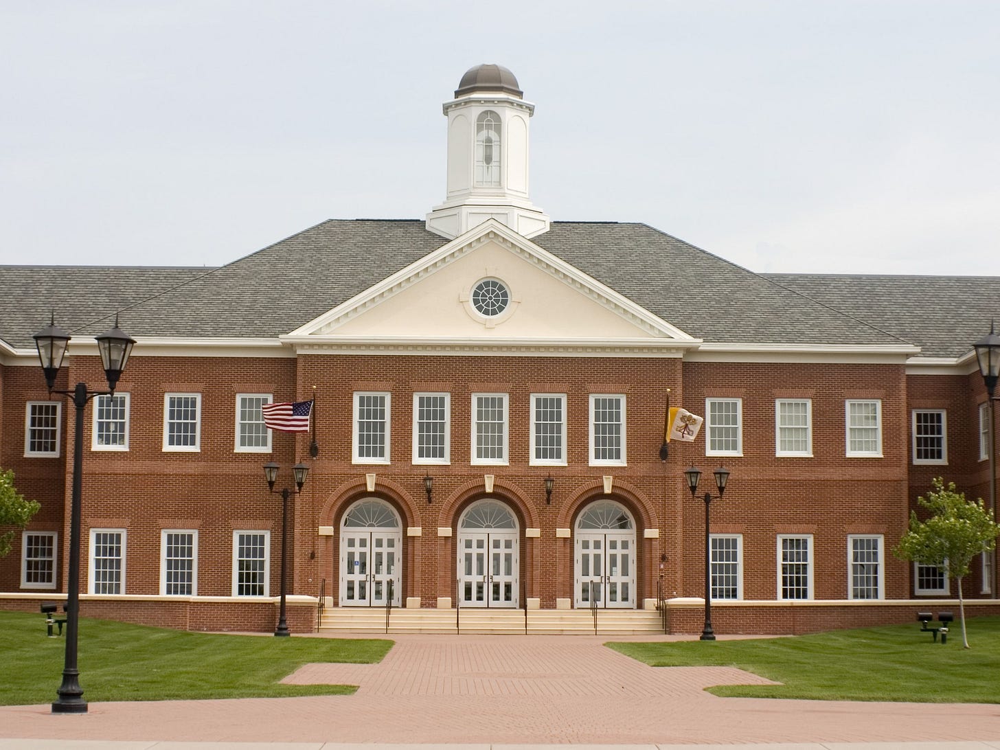 6 Factors in Choosing a Public vs. Private Education