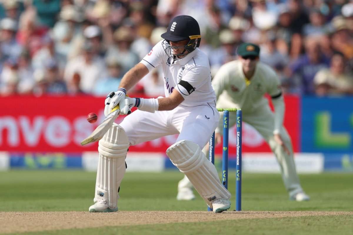 Joe Root rolled out the reverse-scoops Pat Cummins for six |  ESPNcricinfo.com