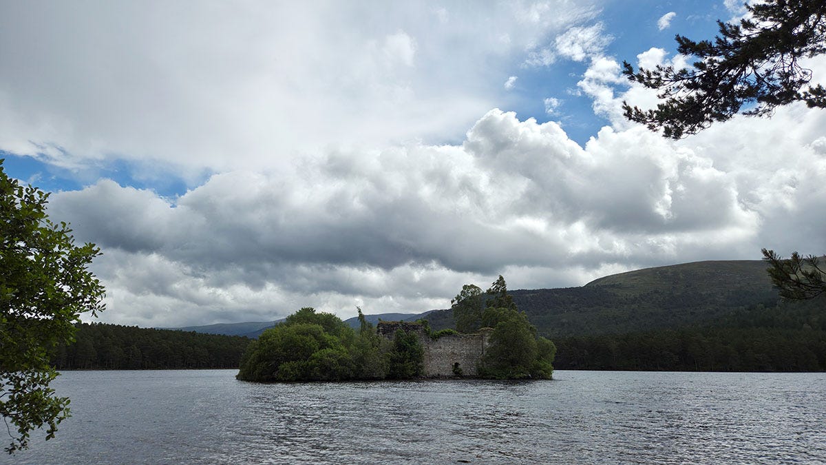 The ruins on Loch an Eiein.