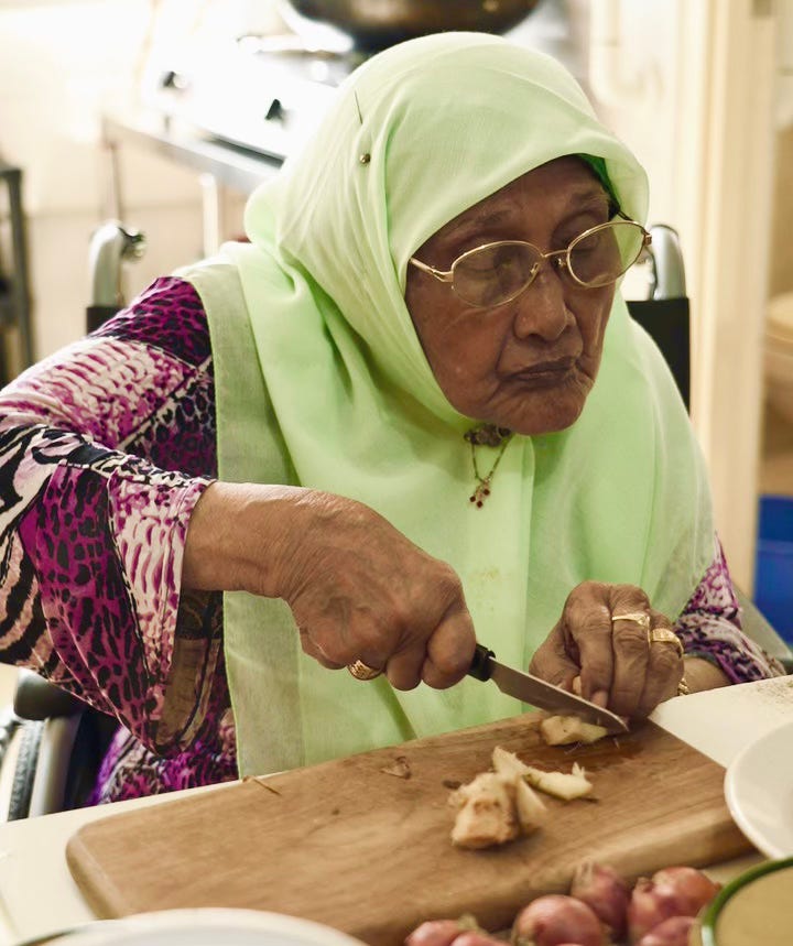 Nenek Habsah preparing for Rendang
