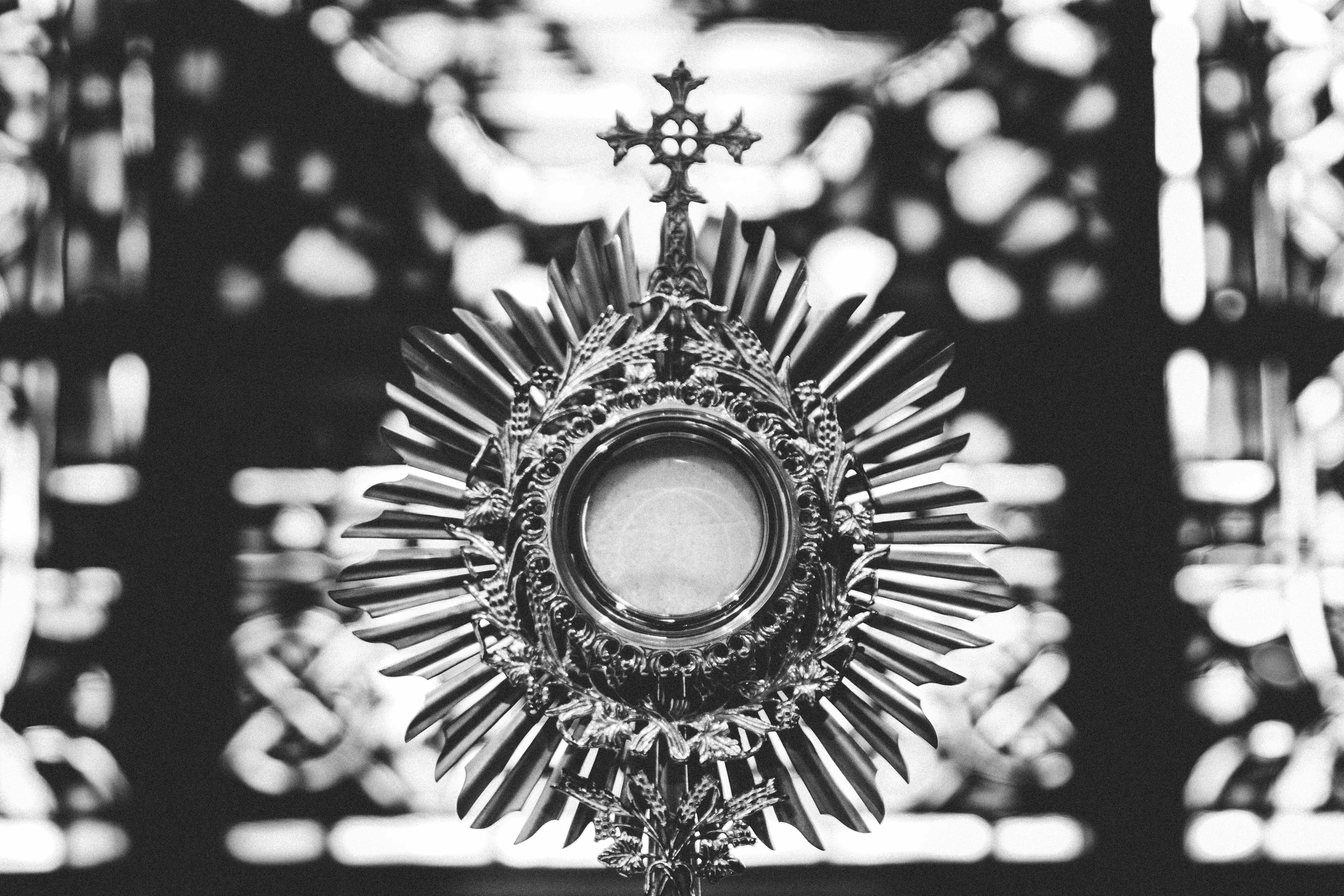 Memorial Meal or the Living Christ? Why the Lord’s Supper Cannot Bear a ...