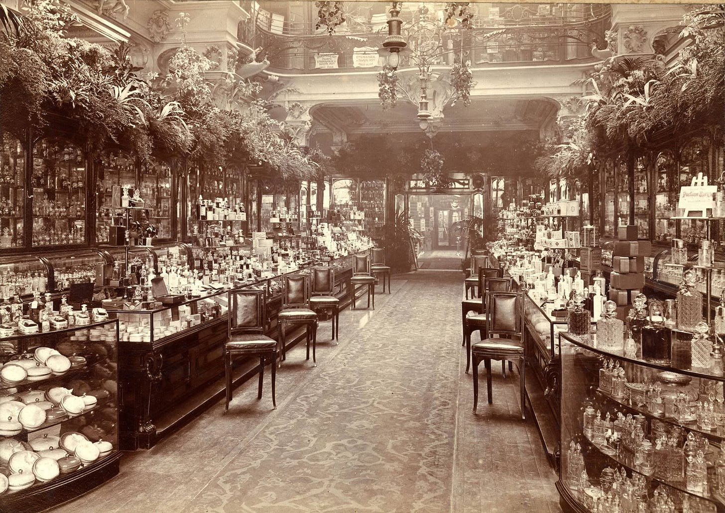 Harrods | Photo, London, Victorian london