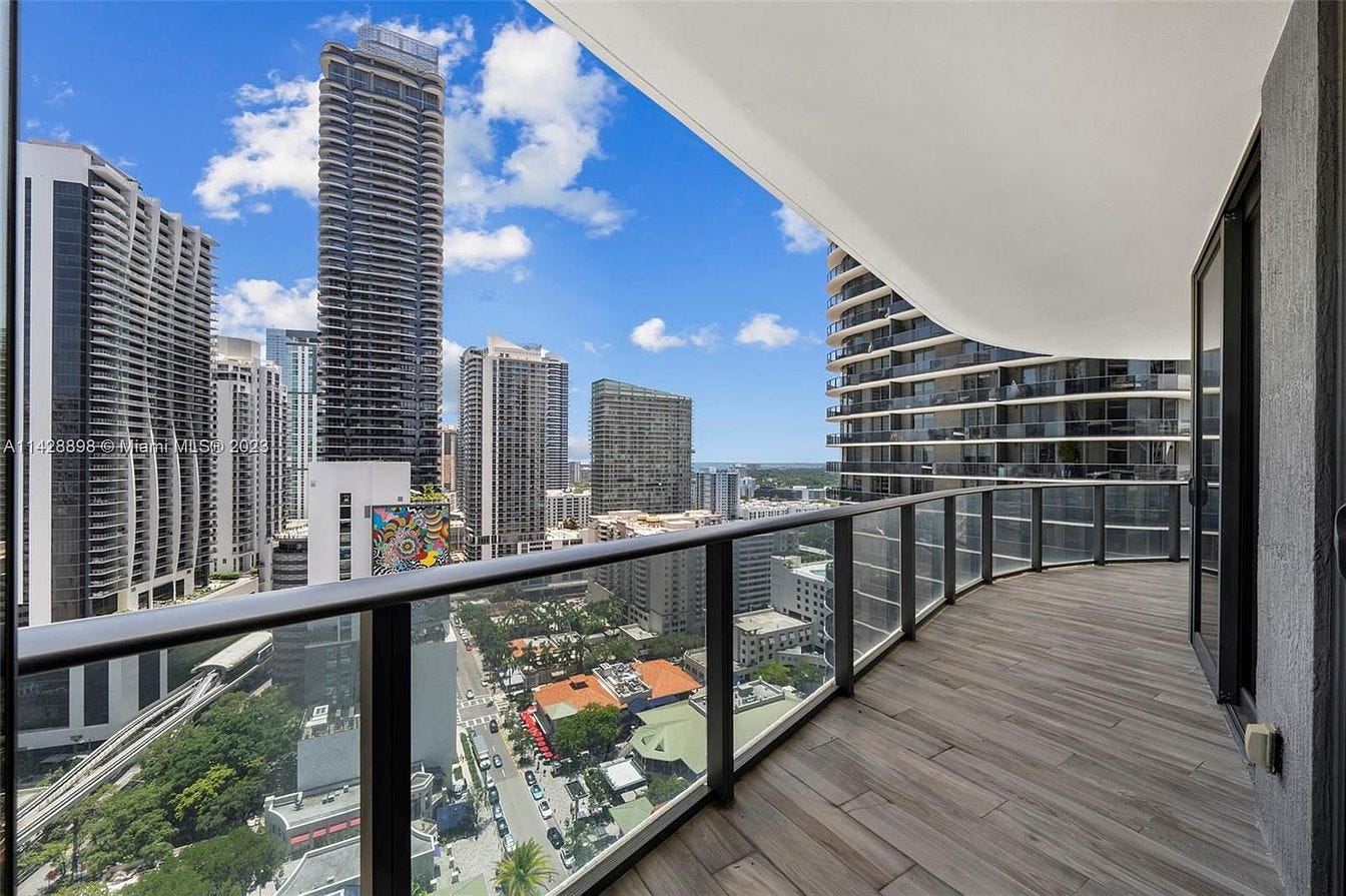 carousel photo #7 (MLS)