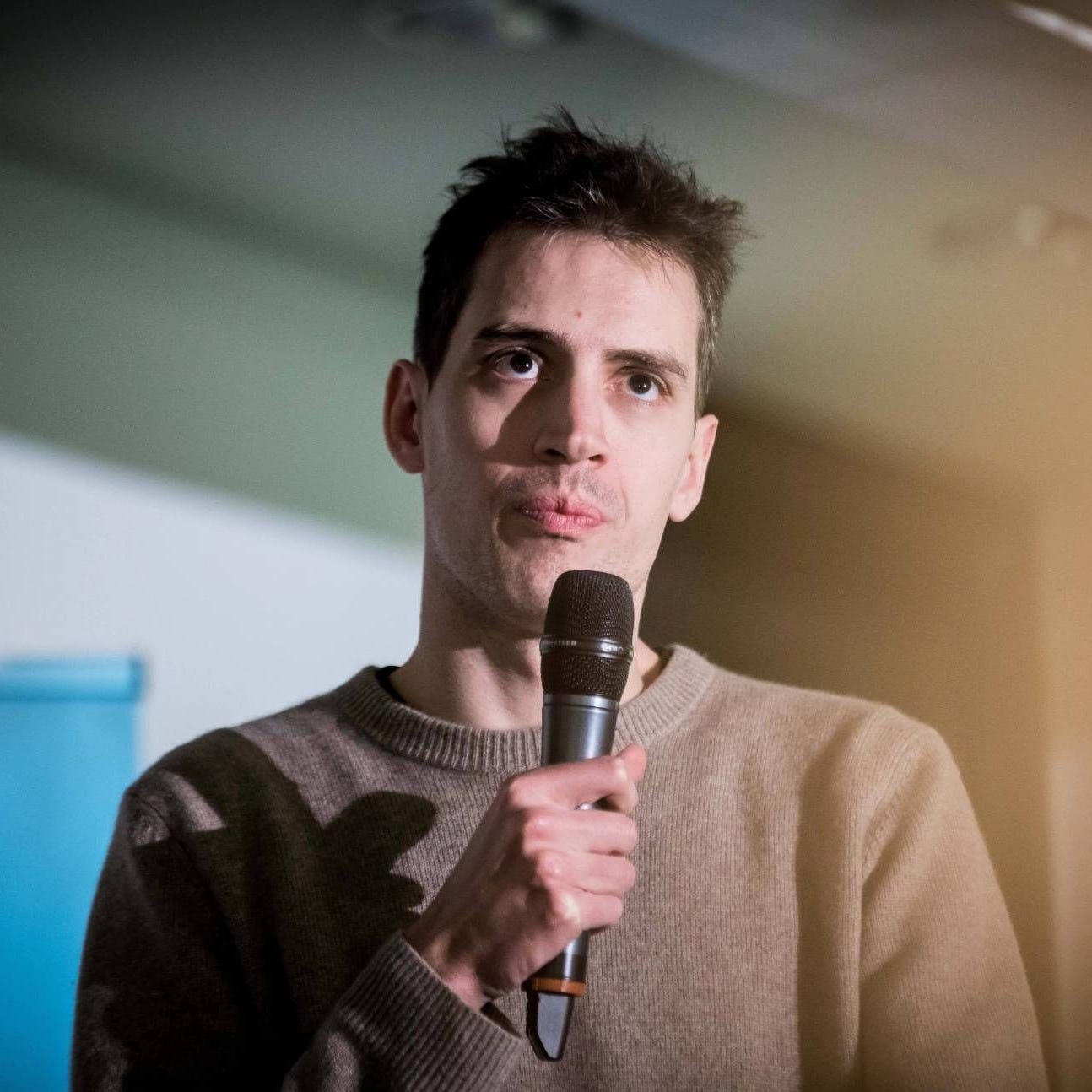 Qui est Arthur Mensch, le patron de Mistral AI qui a développé un chatGPT  français ? - Elle