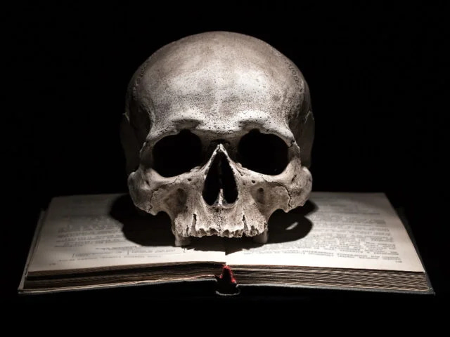 How To Write A Spine-Chilling Horror Story