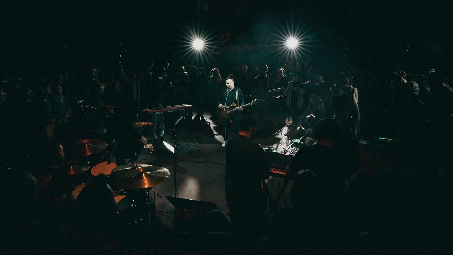 Matt Redman (centered)
