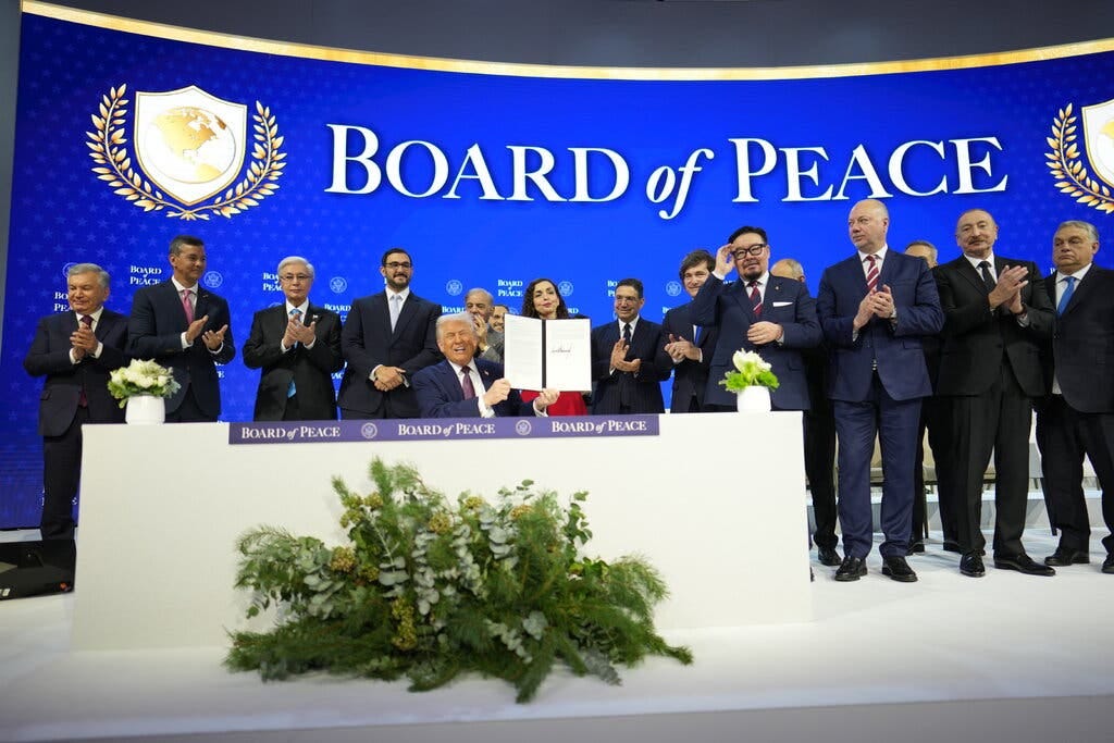 Trump Hosts ‘Board of Peace’ Signing Ceremony in Davos Trump Hosts ‘Board of Peace’ Signing Ceremony in Davos