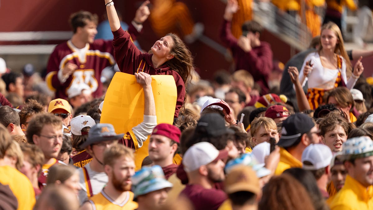 Reason to celebrate: Gophers finally beat Michigan at home to capture Little Brown Jug