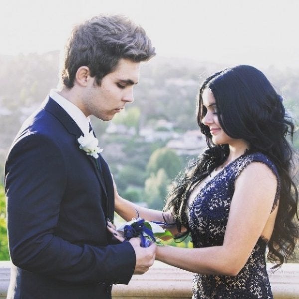 modern family ariel winter prom date bulge 2015 gossip modern family ariel winter prom date bulge 2015 gossip