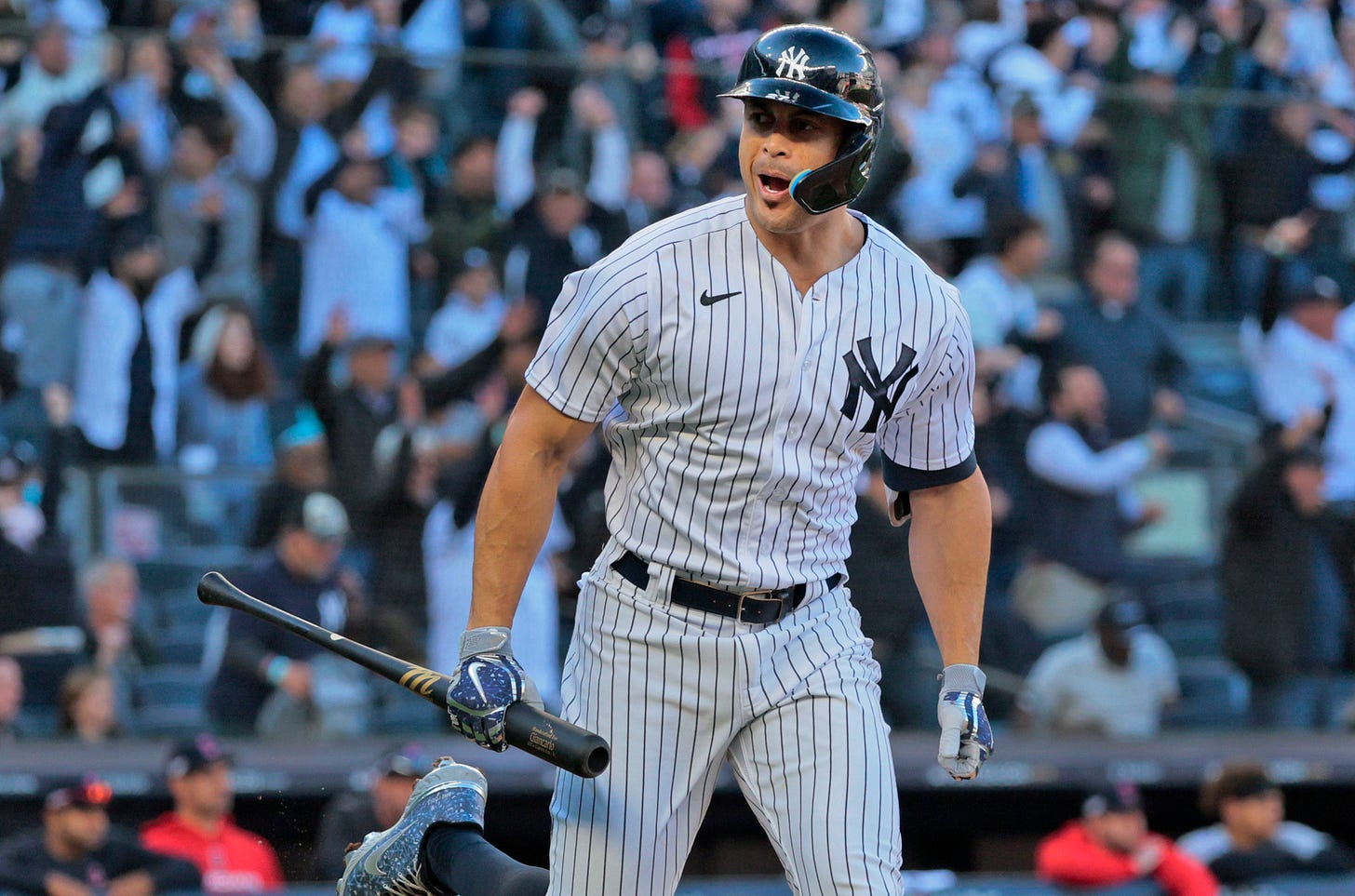 Giancarlo Stanton's early homer sets winning tone for Yankees