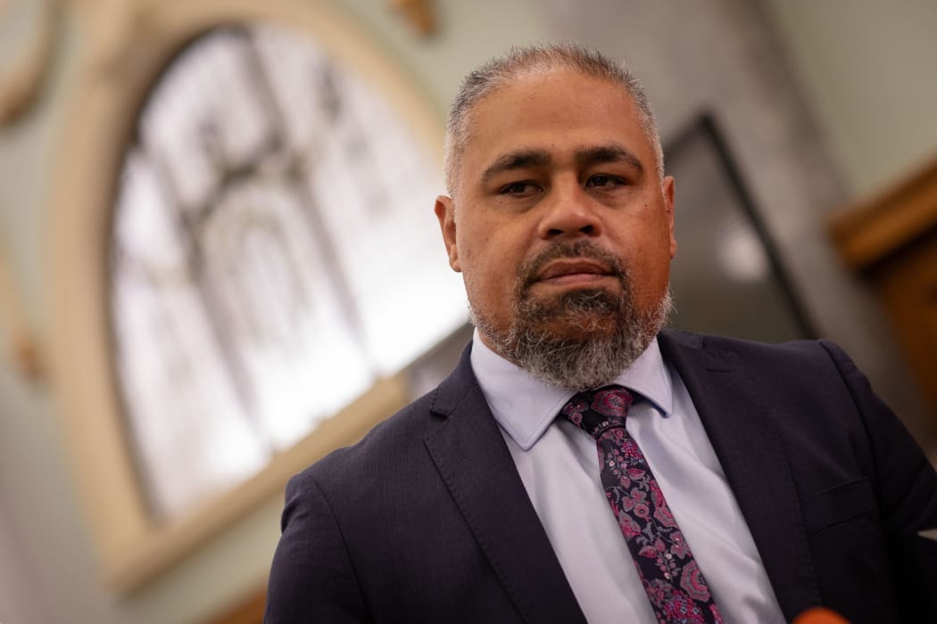 New Zealand must send strong signal to Pacific over China - Defence  Minister Peeni Henare | RNZ News