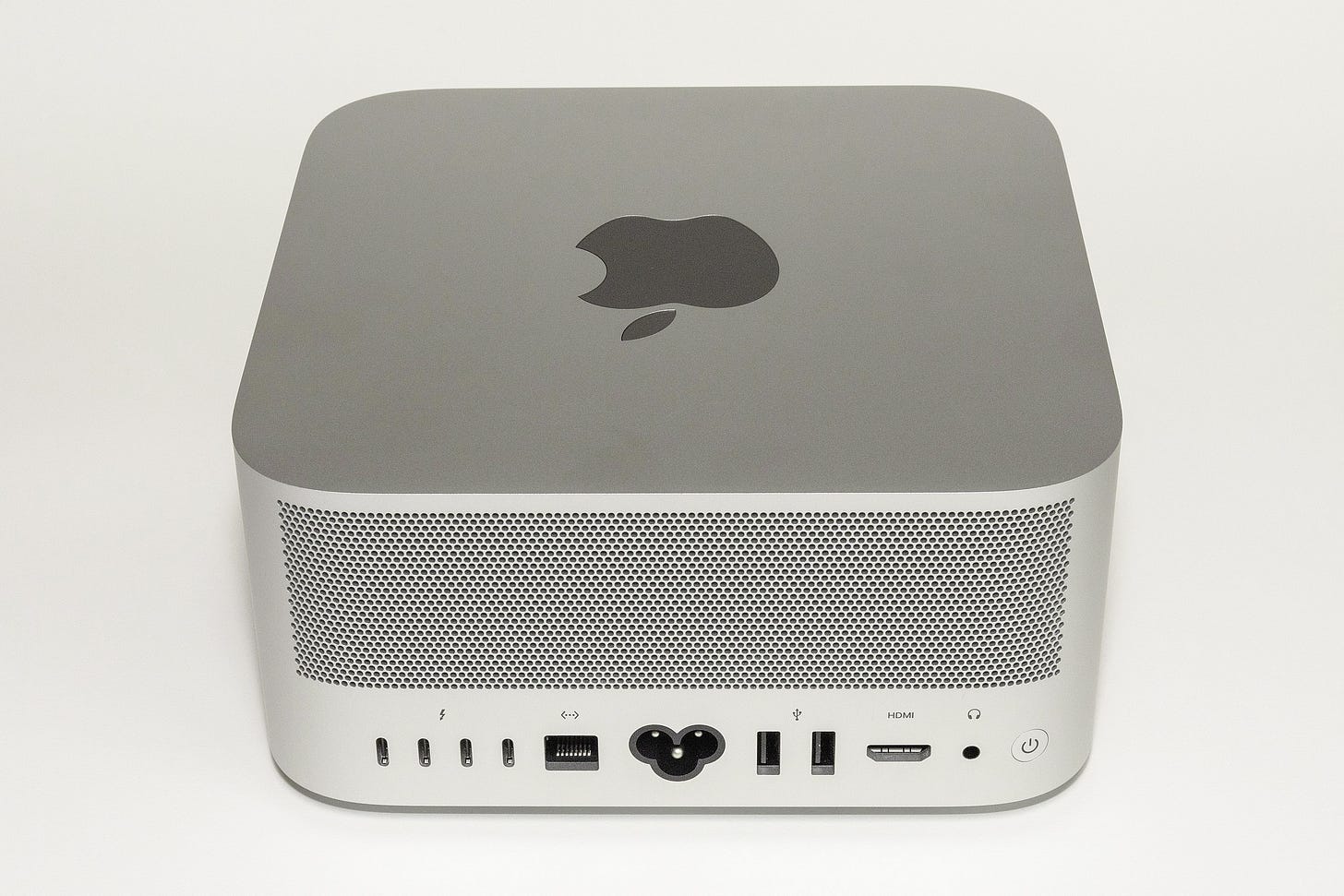 A close-up of a computer

AI-generated content may be incorrect.