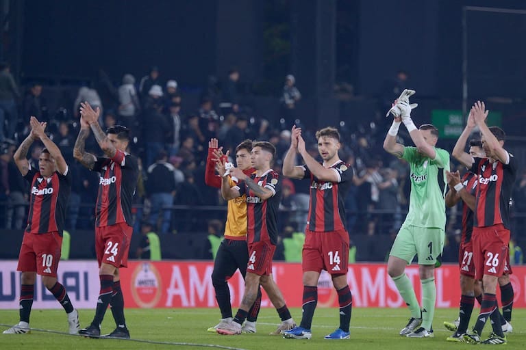 River dejó mejor imagen en el segundo tiempo ante Libertad en Paraguay; la serie se definirá la semana que viene en el Monumental