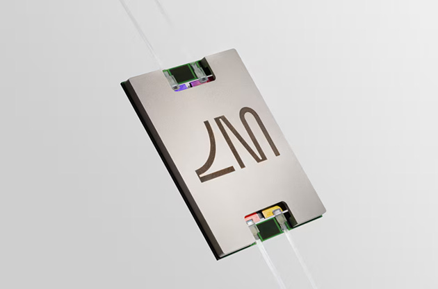 Lightmatter chip image Lightmatter chip image