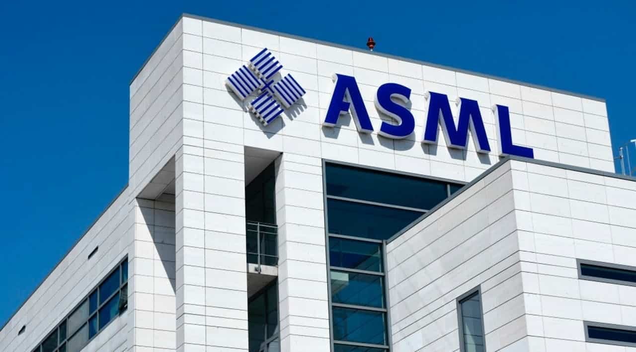 Media: kabinet werkt aan plan om ASML in Nederland te houden