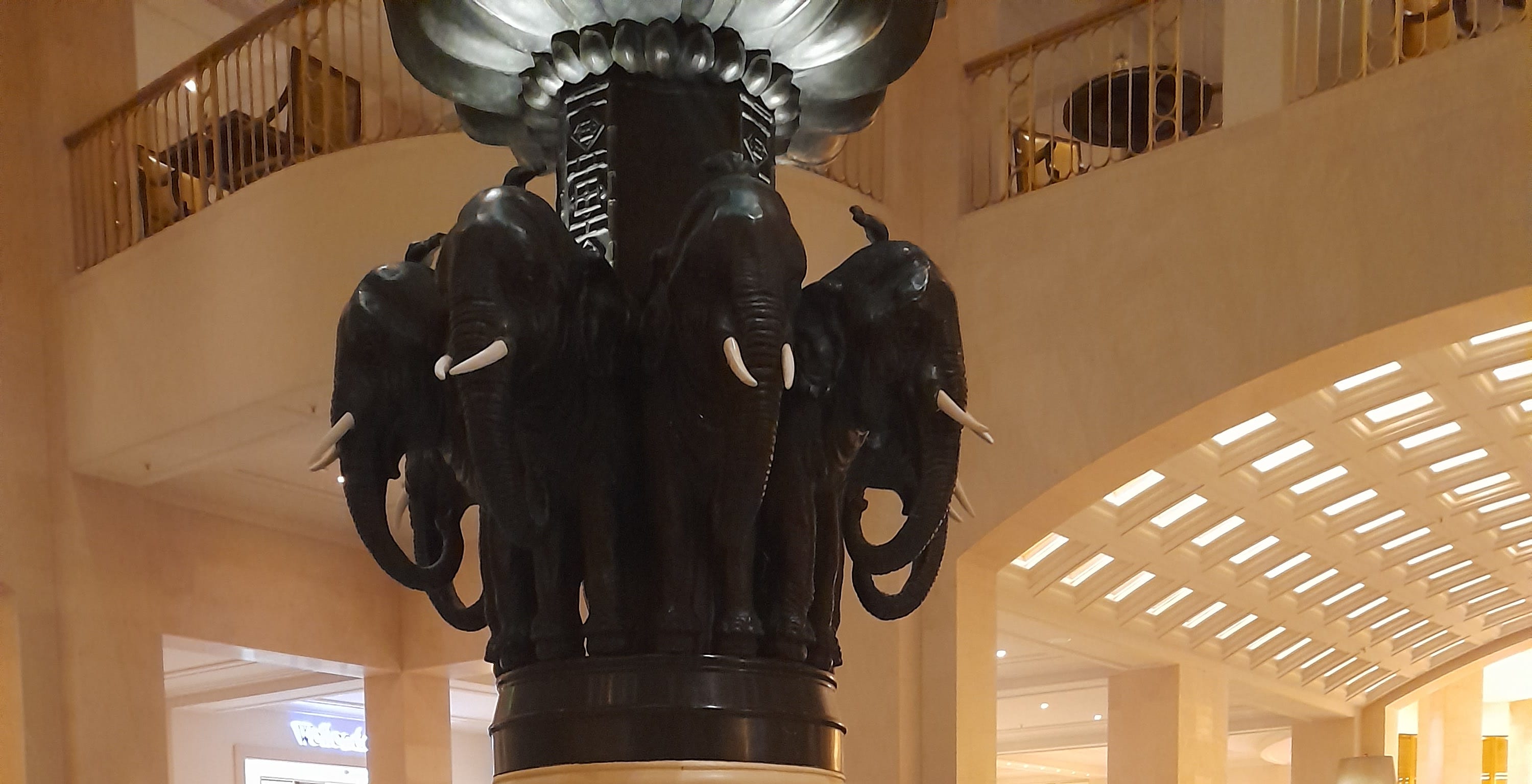 Inside Berlin's Hotel Adlon - by Katja Hoyer - ZEITGEIST