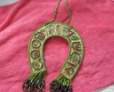 ANTIQUE DATED 1905 Good Luck horseshoe Iroquois Souvenir Indian beadwo - Picture 1 of 3