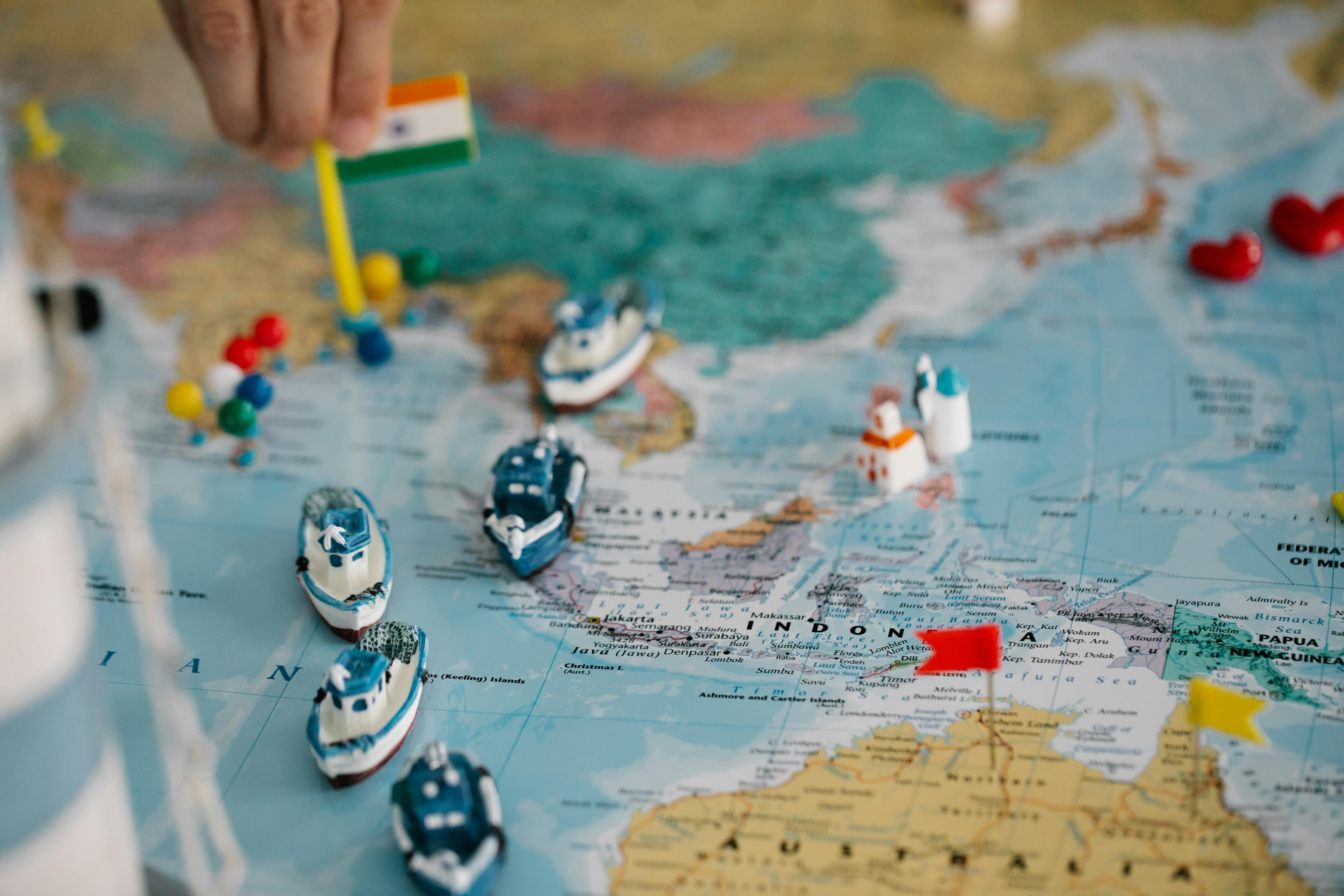 Will the world become more de-globalized and bring economic slowdown?