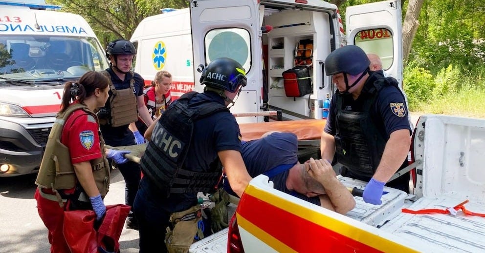 Zelenskyy condemns 'horrific attacks' as Russian strikes kill 8, wound 35  in Ukraine - ABC News