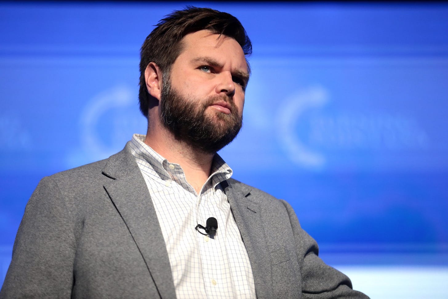 J. D. Vance speaking with attendees at the 2021 Southwest Regional Conference hosted by Turning Point USA at the Arizona Biltmore in Phoenix, Arizona. (Gage Skidmore Source: Flickr License: CC BY 2.0)