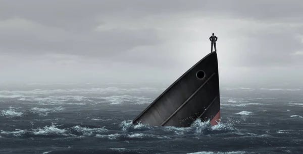Fotos de Navio afundando, Imagens de Navio afundando sem royalties ...