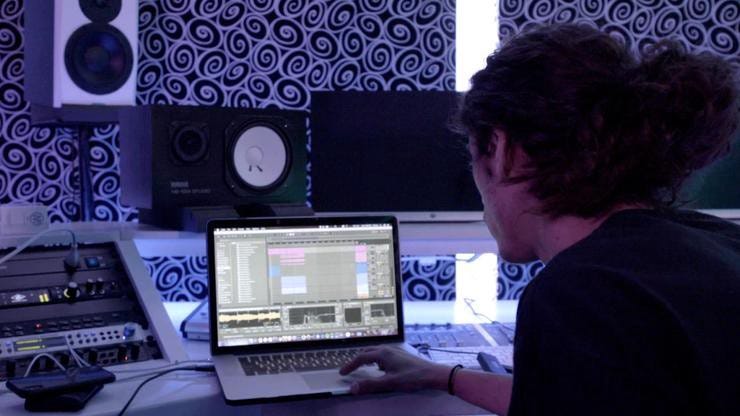 Thumb ea music2 Thumb ea music2