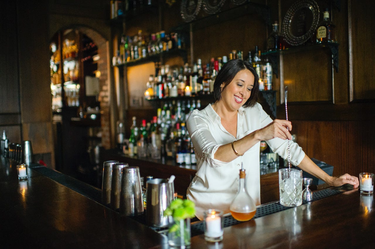 Tossing one back with Clover Club founder Julie Reiner - BKMAG Tossing one back with Clover Club founder Julie Reiner - BKMAG