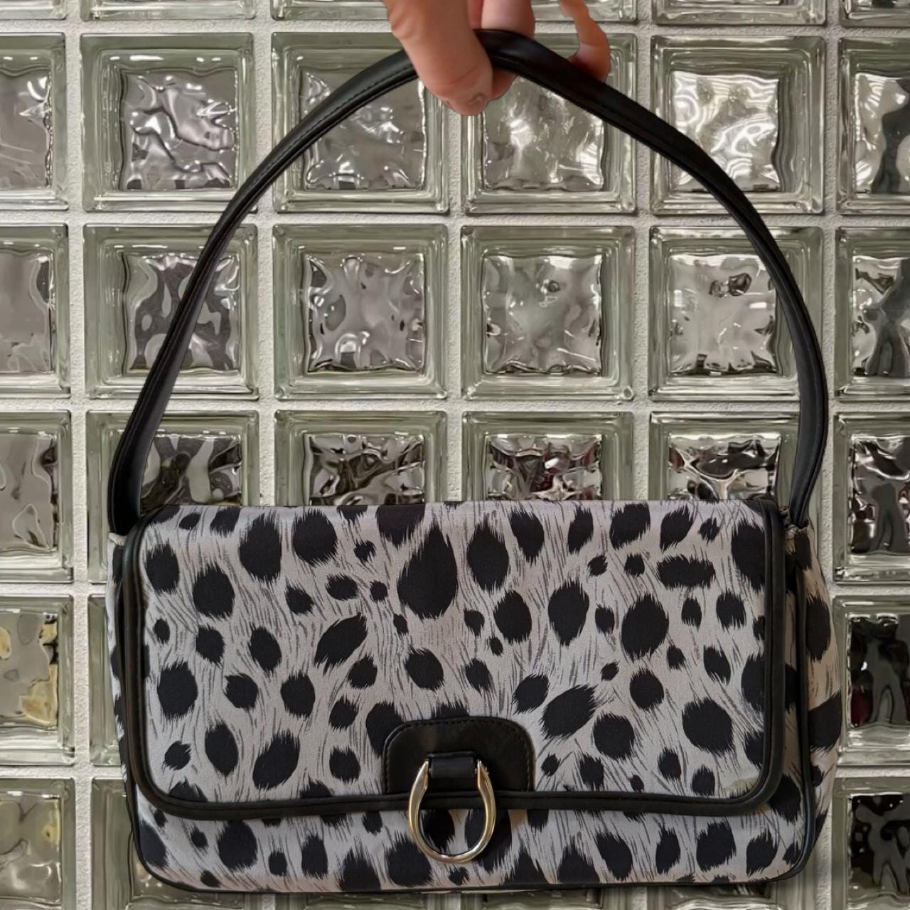 item listed by mikamariah