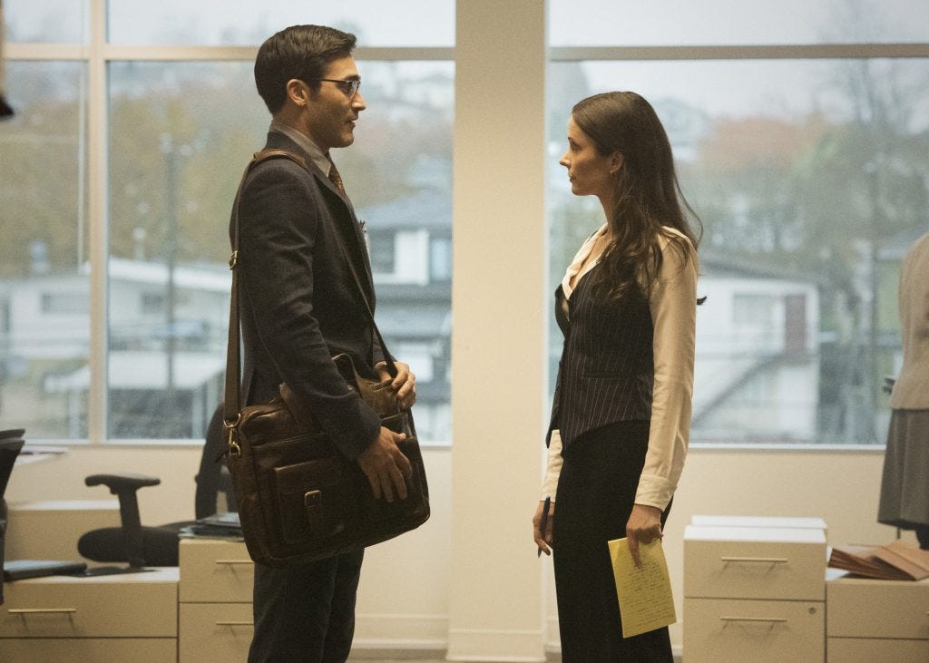 A still from 'Superman & Lois', when Clark Kent and Lois Lane stare at each other in their first meeting. 