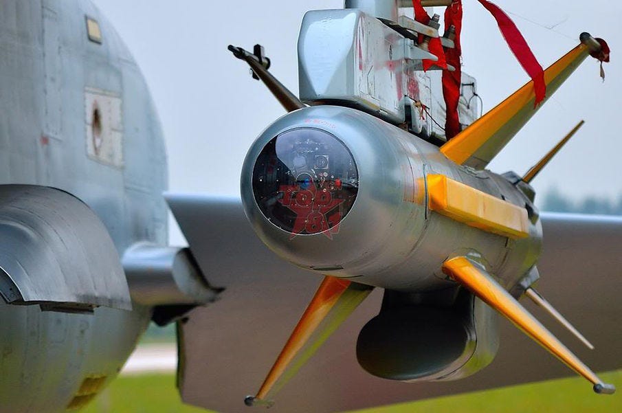 A clear view of the nose-mounted electro-optical seeker used on the original KD-88. A clear view of the nose-mounted electro-optical seeker used on the original KD-88.