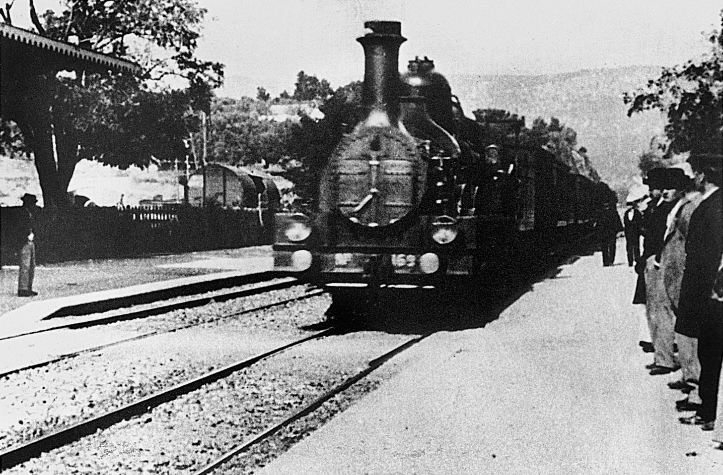 Louis Lumière. Arrivée d'un train à la Ciotat (Arrival of a Train at La  Ciotat). 1895 | MoMA