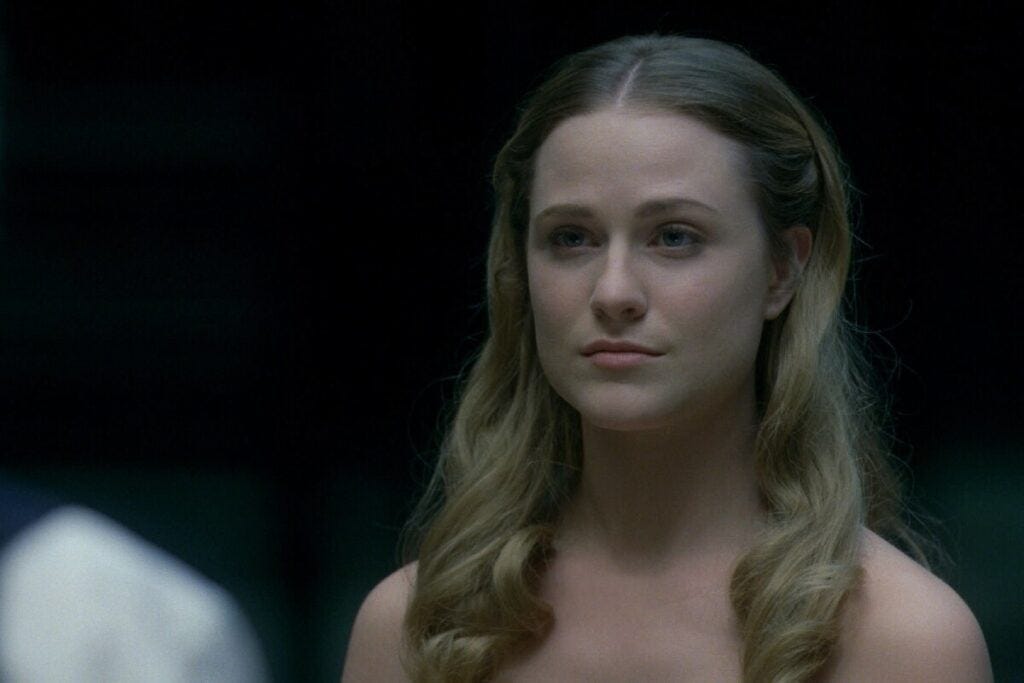 El personaje de Dolores en la serie Westworld se plantea la existencia del libre albedrío. El personaje de Dolores en la serie Westworld se plantea la existencia del libre albedrío.