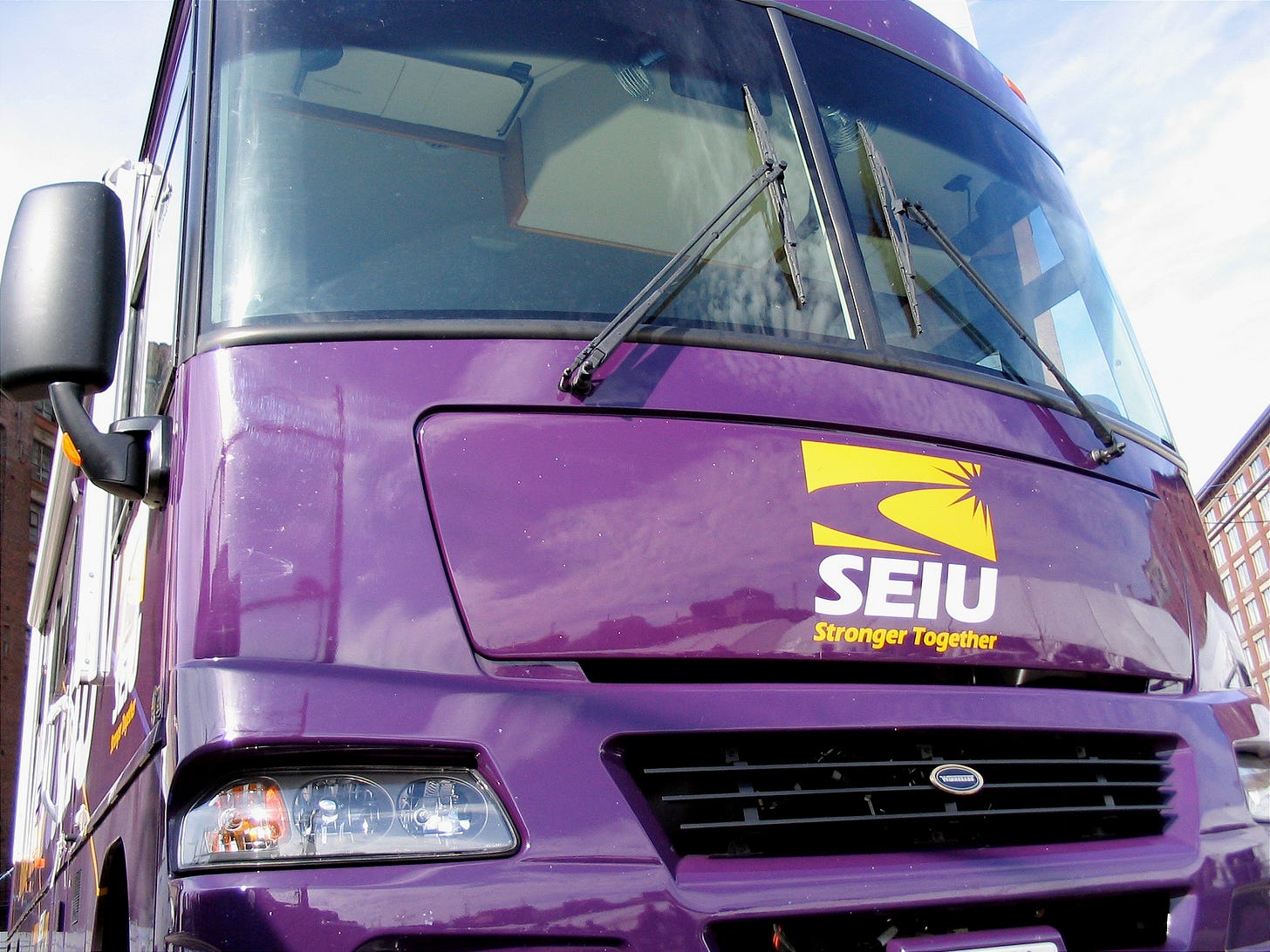 SEIU’s international leadership merged ten smaller local chapters into what became SEIU Local 1021 (“Ten Locals for the 21st Century”) in 2007-08, creating a mega-local spanning dozens of jurisdictions across Northern California. (Image source: Dave Lee / Creative Commons)