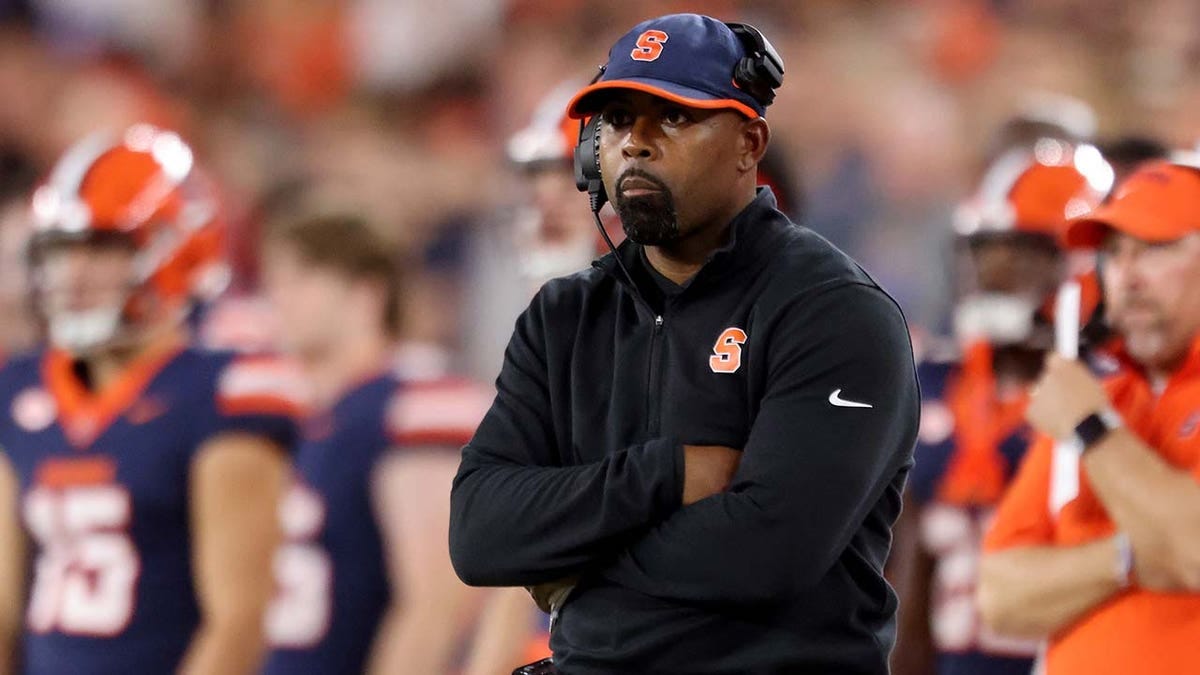 Syracuse coach Fran Brown admits he skips showers after a loss: 'I don't  deserve soap' | Fox News