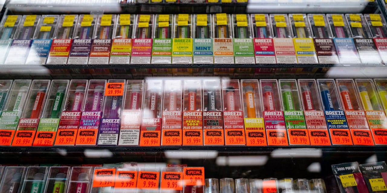 Trump Pressures FDA Commissioner to Approve Flavored Vapes - WSJ Trump Pressures FDA Commissioner to Approve Flavored Vapes - WSJ