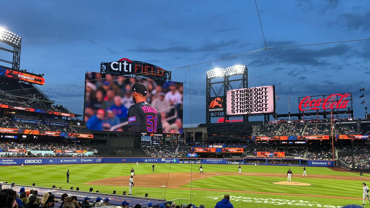 Ballpark Beauty – Diamond Notes by Joe Boesch