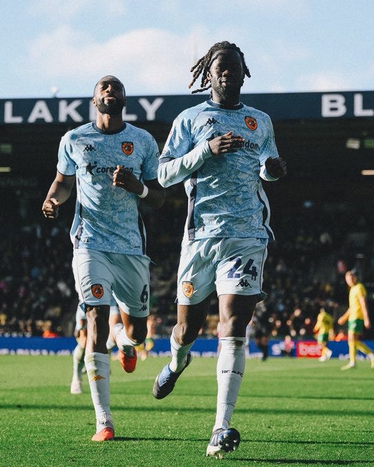 Darko Gyabi celebrates his goal with Semi Ajayi