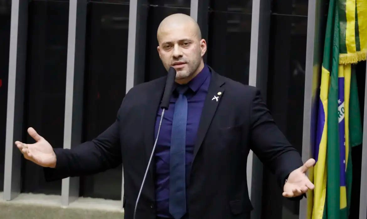 Advogado de Daniel Silveira pede prisão de Moraes por suposta tortura  contra ex-deputado