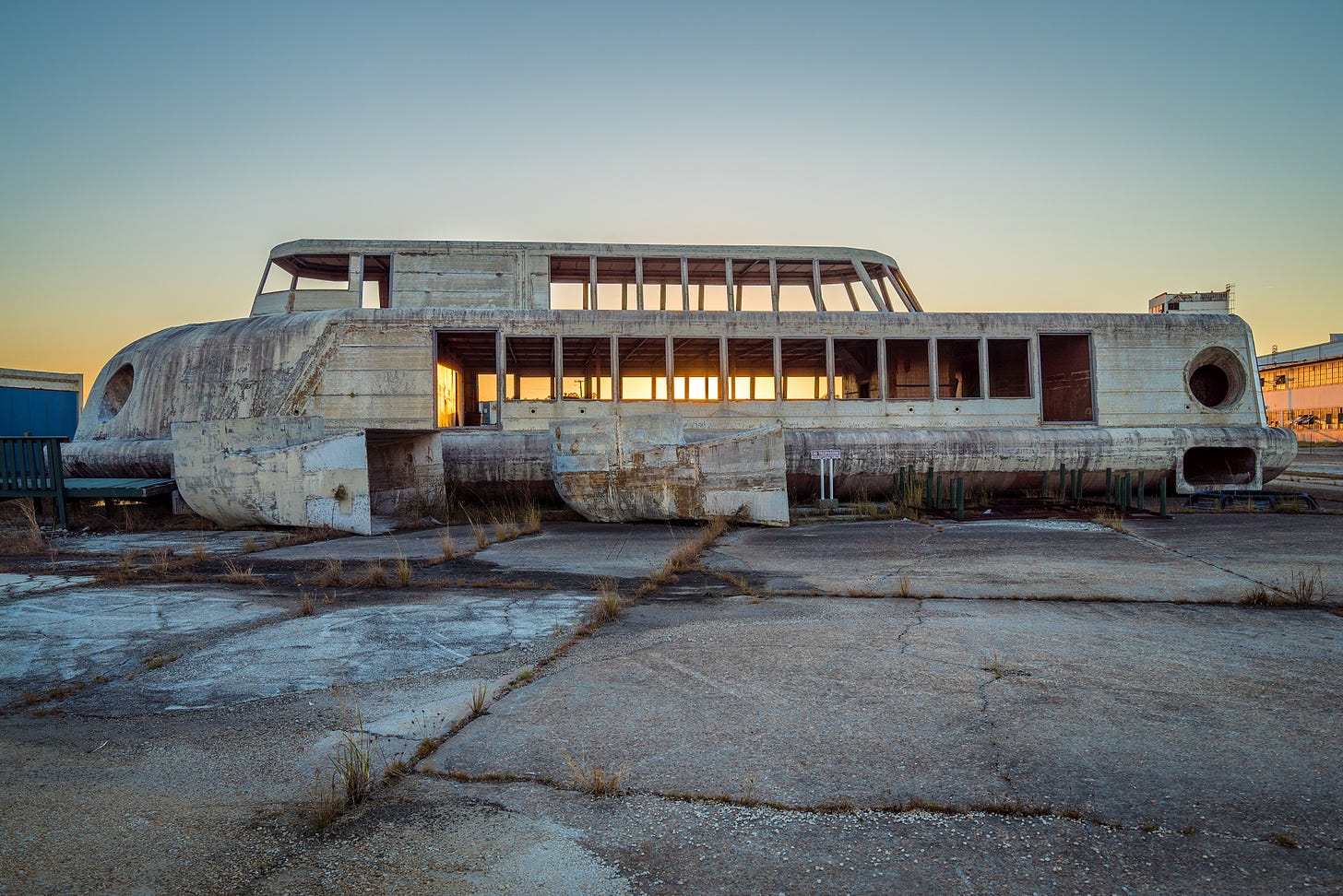 abandoned atlas hovercraft in florida abandoned atlas hovercraft in florida