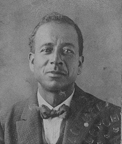 Larger memorial image loading...