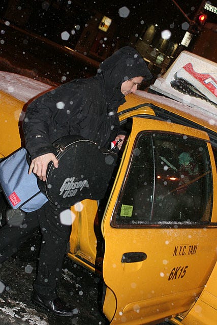 Dean in the snow (photo: Franck Dewannieux)