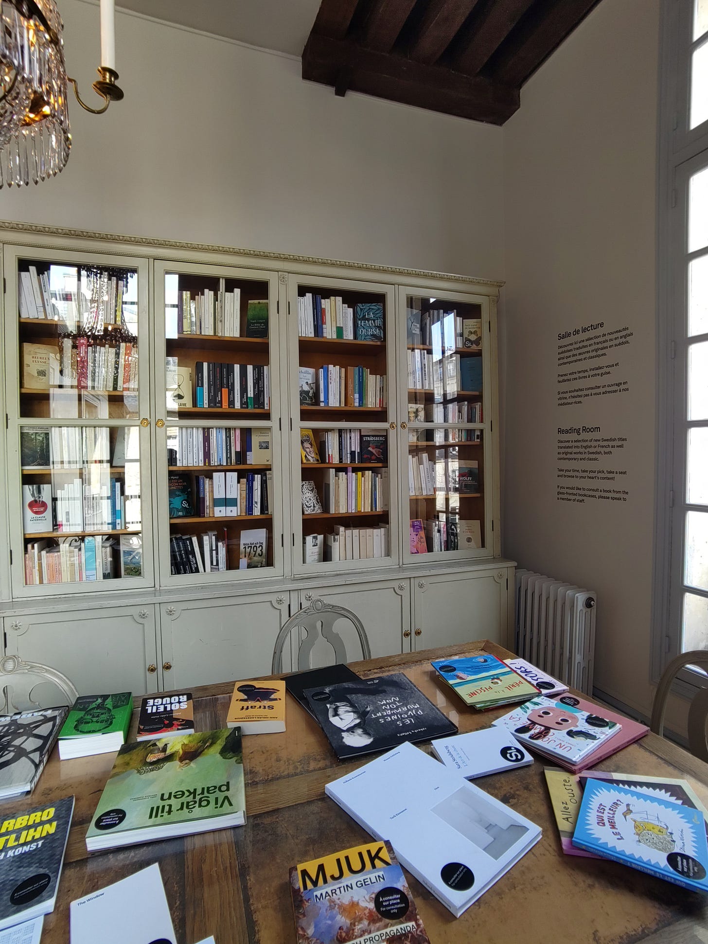 Photographie de la salle de lecture du Centre culturel suédois, Paris, mars 2026