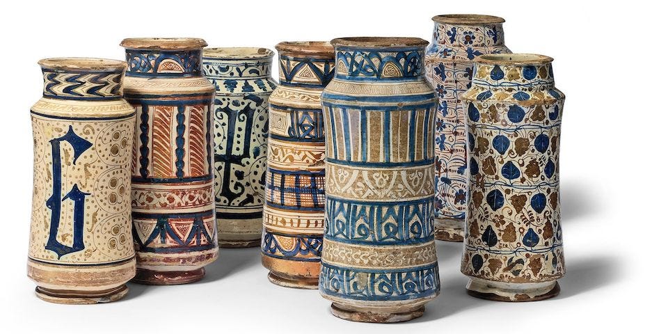 Shifting Patterns: Albarelli and Cognitive Traps, From Nasrid Lustre to Gothic Ornament.